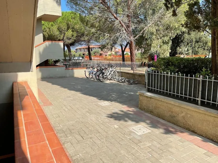 Grazia&Andrea Pratoranieri, Capraia 17, 100M. Mare Follonica Apartment