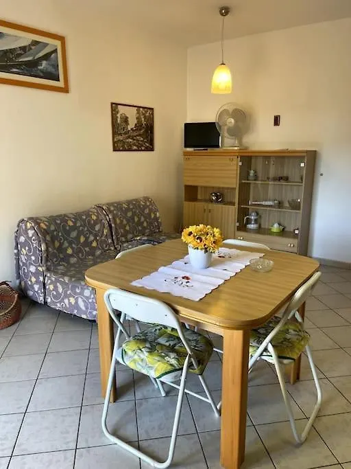 Grazia&Andrea Pratoranieri, Capraia 17, 100M. Mare Follonica Apartment