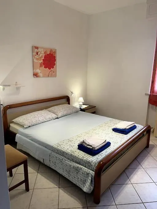 Apartment Grazia&Andrea Pratoranieri, Capraia 17, 100M. Mare Follonica